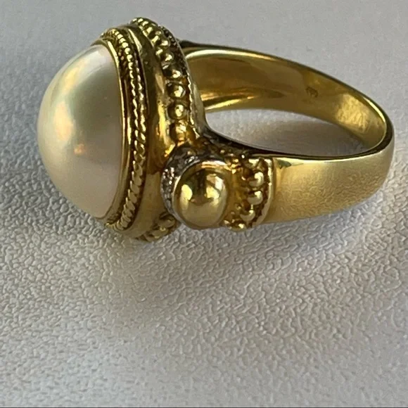 Authentic White Mabé Pearl 18kt gold w/ diamonds cocktail ring retail $3000 - Picture 10 of 11